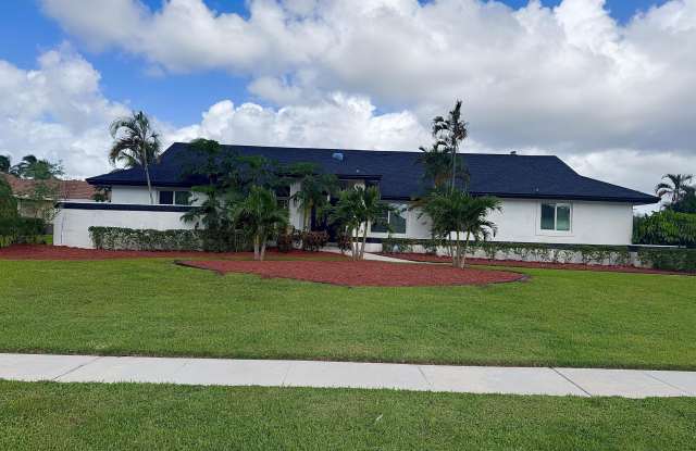 15580 MEADOW WOOD Drive Gallery 1