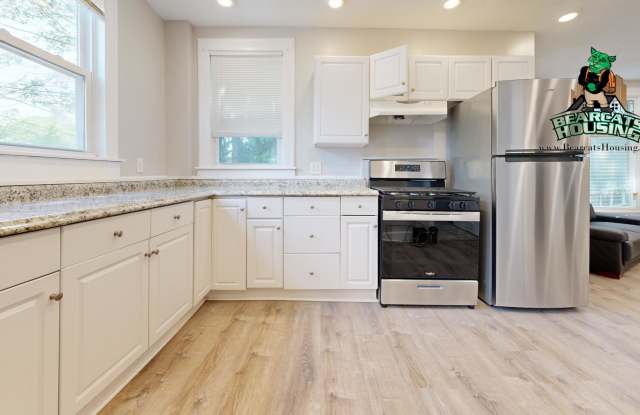 23 Oak Street - 3BD Gallery 2