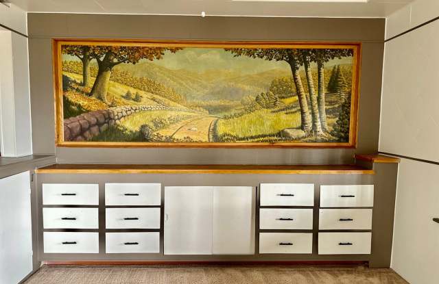 Enoy the picturesque views of Lake Ewauna and the City from this Cozy 2bdrm 1 bath home Gallery 1