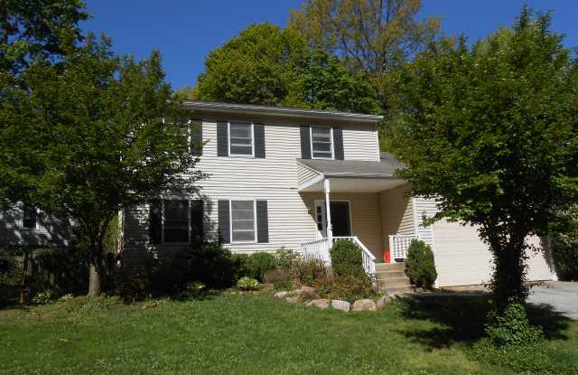 140 Eaton Dr photos photos