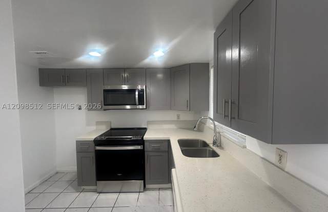 7833 NW 44th Ct Gallery 2