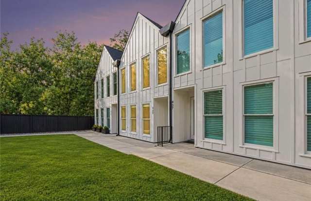 409 Burgundy Way Gallery 2