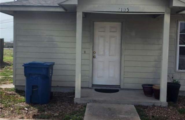 2105 Breezeway photos photos