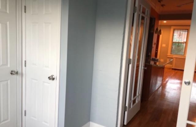 528 25th Place NE Gallery 3