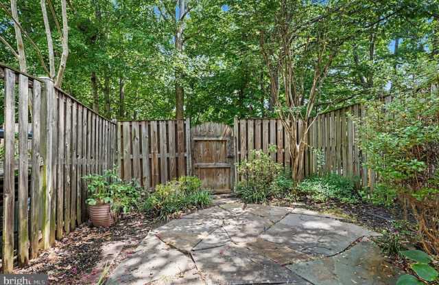 15067 Maple Glen Ct Gallery 3
