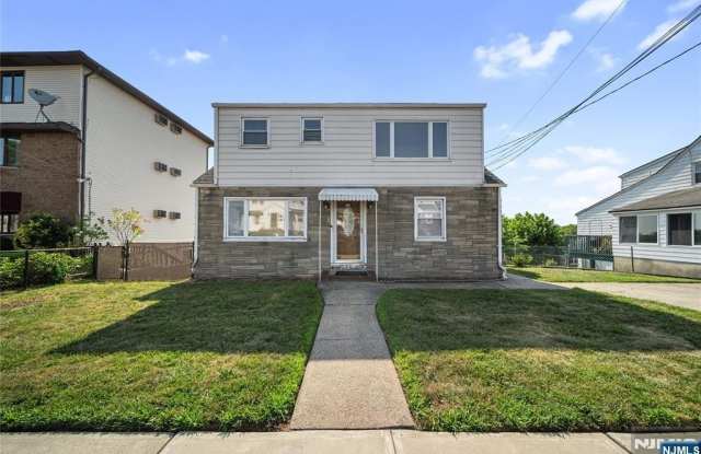 62 Burns Avenue 2nd Floor photos photos