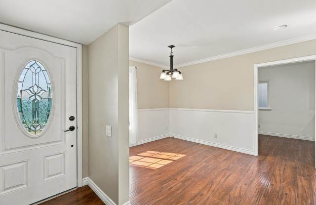 Charming La Crescenta Home with Spacious Living & Versatile Bonus Space! Gallery 3