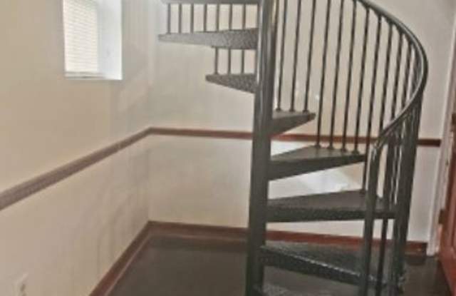 1900 3rd St NE 1 Gallery 2