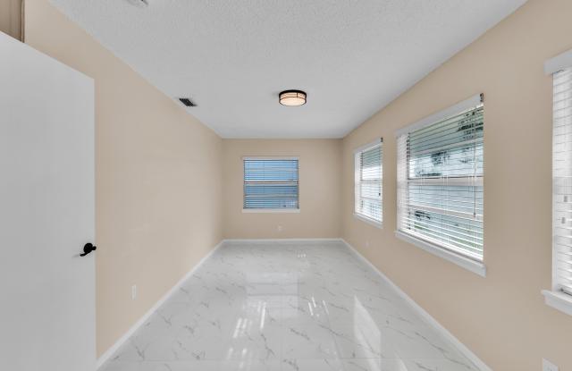 2809 Jefferson Parkway Unit B Gallery 2