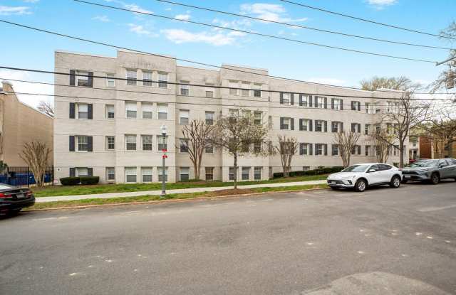 Available Now! 1 Bed 1 Bath In Brightwood! Washer/ Dryer in Unit! photos photos