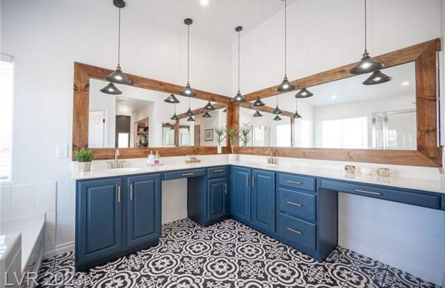 BEAUTIFUL 4 BEDROOM HOME! photos photos