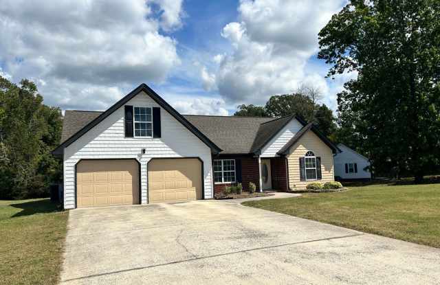 Welcoming 3 Bed, 2 Bath, Oversized 2 Car Garage, Vaulted Ceiling in Ringgold! Gallery 3