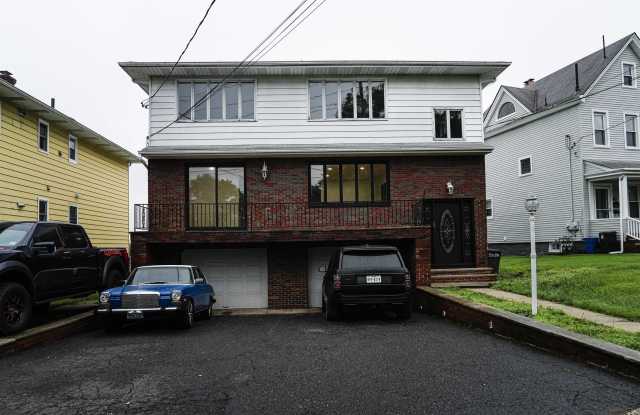 88 TERRACE AVE - 88 Terrace Avenue, Hasbrouck Heights, NJ 07604