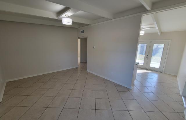 1212 Windermere Way Gallery 3