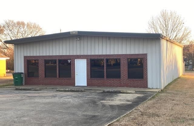 1701 W Center Street - 1701 West Center Street, Beebe, AR 72012