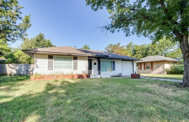 Cute home in Bethany across from the YMCA photos photos