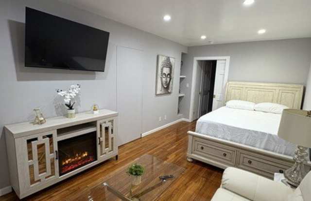 10306 Avenue L Gallery 1