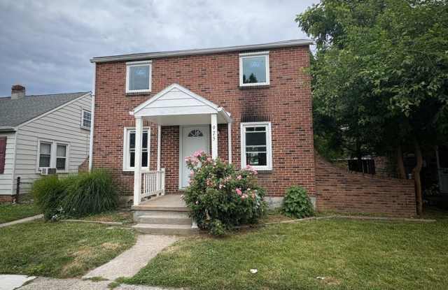 Available Now 2-story. 2 BR w/ Bonus Room photos photos