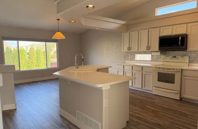 Spacious and Bright 3BD Home in Denver - Available Now photos photos