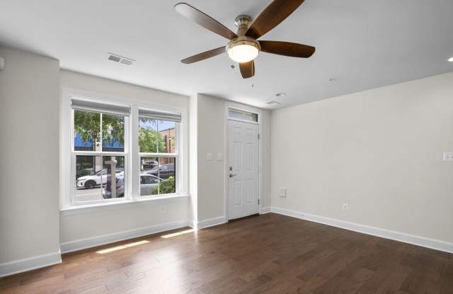 4602 Woodberry St Gallery 3