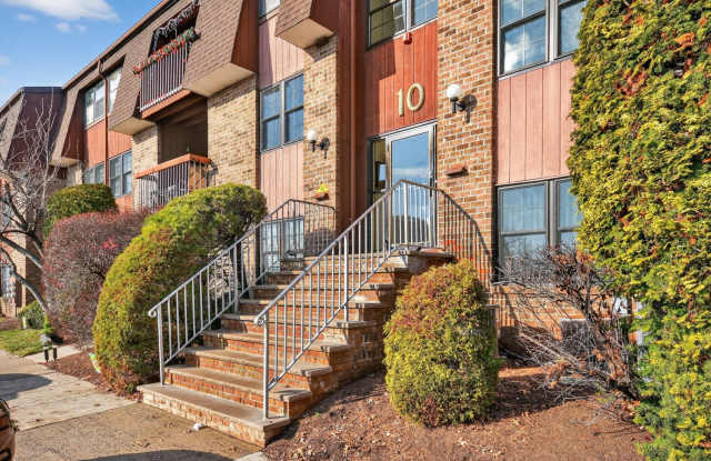 2 bed 2 bath condo in Woodbridge NJ, Commute Friendly photos photos