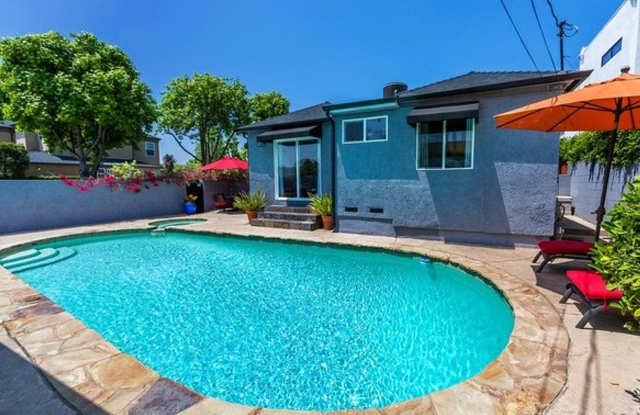 PRIVATE HOUSE.. POOL. 3 Bedroom + 2 Bath. In UNIT WASHER / DRYER photos photos