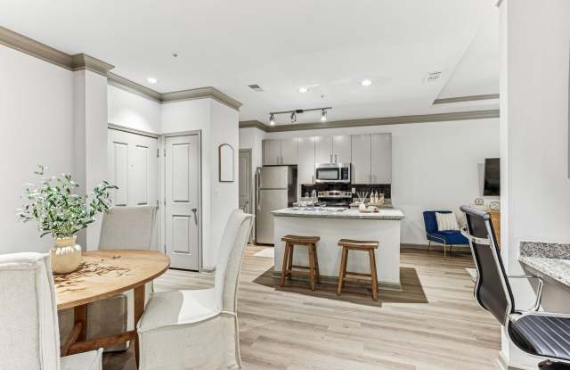 Avana Uptown Gallery 4