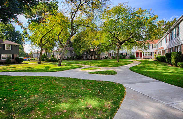 Lovely Mid-Century Gem in Peaceful Park Like Setting! photos photos