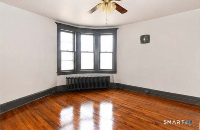 2341 Barnum Avenue Gallery 4