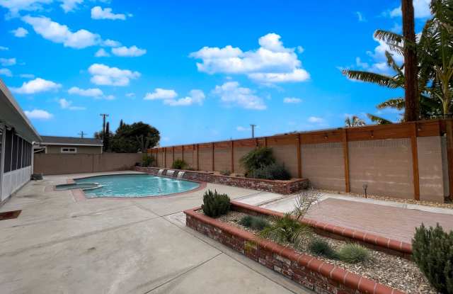 3 Bedroom 3 Bath Single Story Pool Home Gallery 3