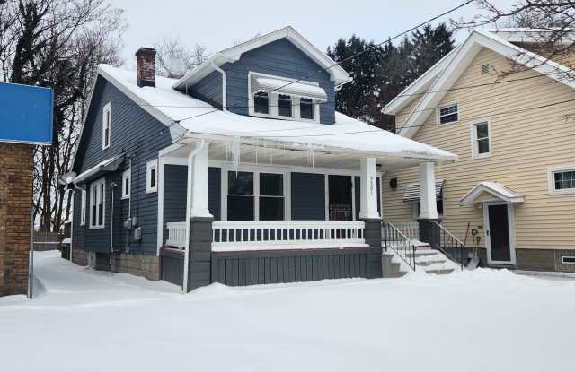 9501 Rosewood Ave photos photos