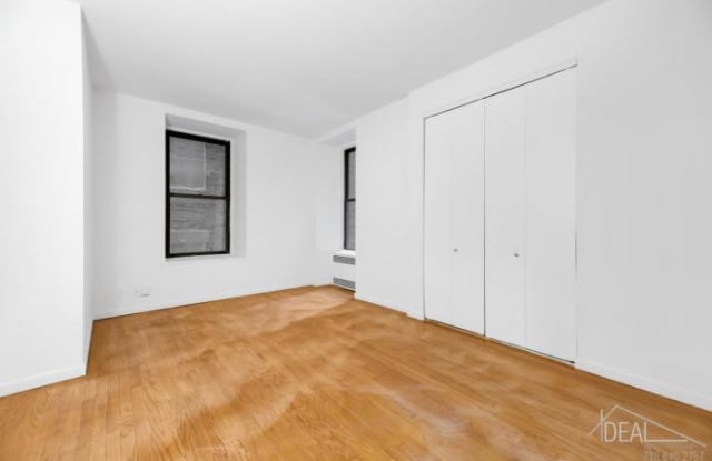 125 Madison Avenue - 125 Madison Avenue, Garden City Park, NY 11040