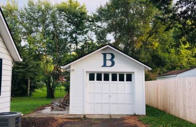 215 Harlan St Gallery 2