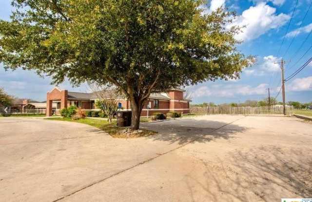 1024 S Guadalupe Street - 1024 Guadalupe Street, Lockhart, TX 78644