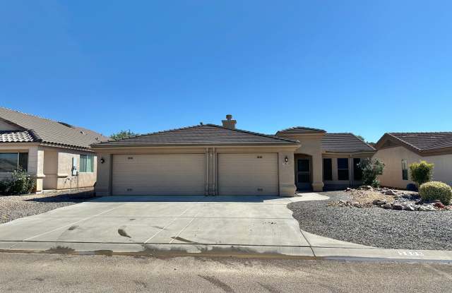 Beautiful 3 bedroom, 3 garage home in Chaparral Mesa! - 3808 East Suffock Avenue, New Kingman-Butler, AZ 86409
