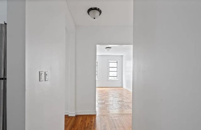 2156 Cruger Ave Apt 2A Gallery 3