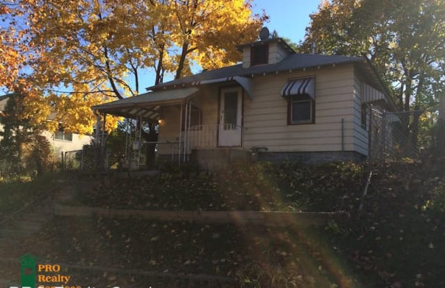 478 Page St E - 478 East Page Street, St. Paul, MN 55107