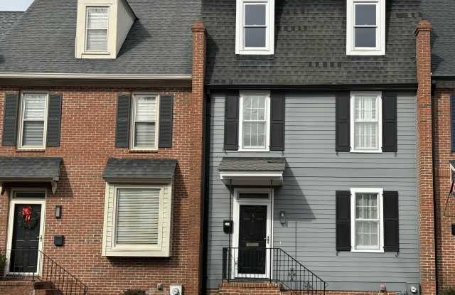 311 E 2nd Avenue unit: 5 photos photos