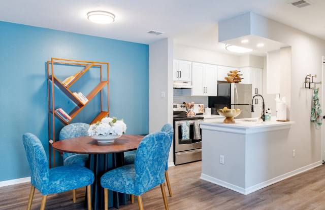 Saddle Ridge Apartments Gallery 2