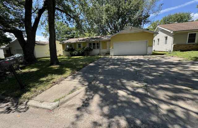 Cute 3 bedroom house in southwest Springfield!! photos photos