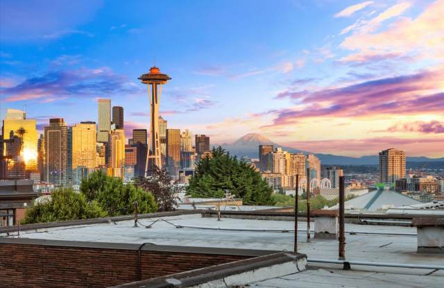 Plaza Royale Condominiums ~ Queen Anne - 1001 Queen Anne Avenue North, Seattle, WA 98109