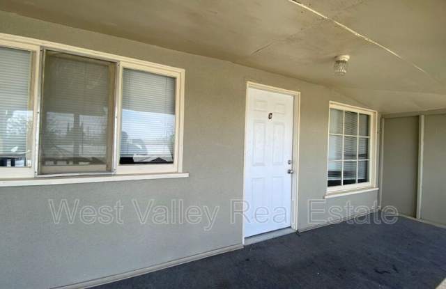 155 1/2 North Gallery 2