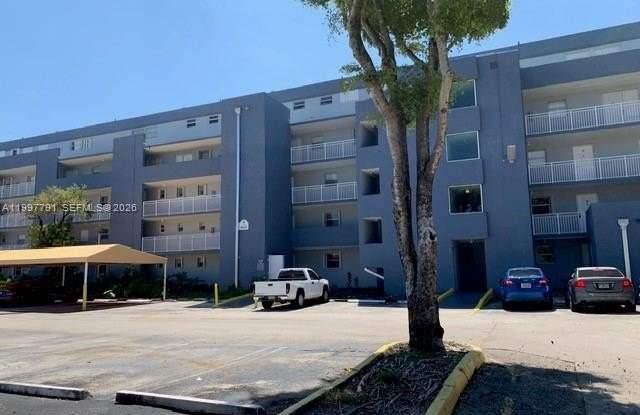 9357 Fontainebleau Blvd photos photos