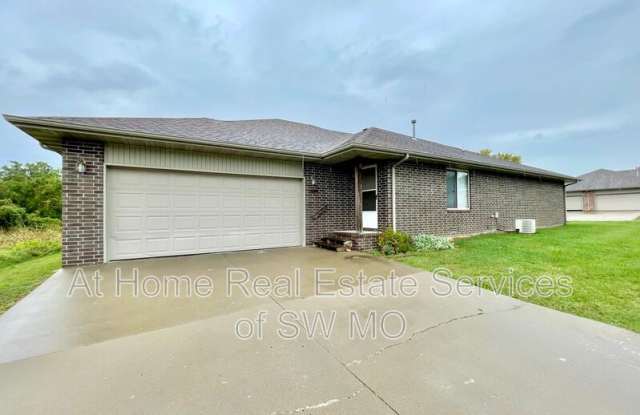 3255 S Deerfield Ct - 3255 South Deerfield Court, Greene County, MO 65807