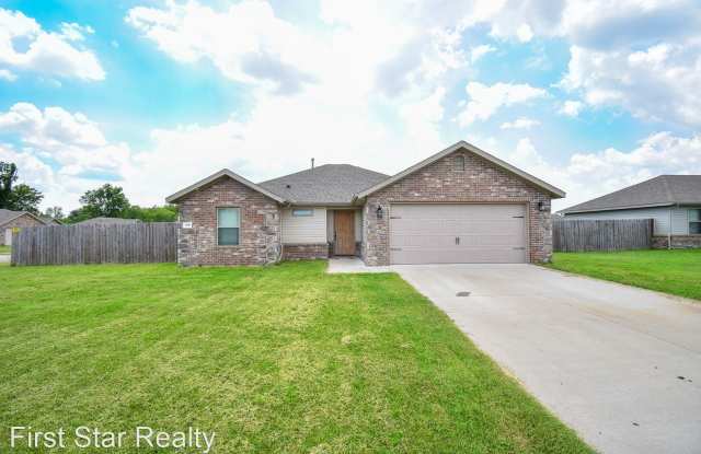 1600 Gallant Fox Lane - 1600 Galant Fox Lane, Prairie Grove, AR 72753