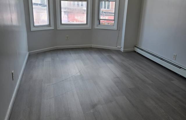 325-329 GRAND ST Gallery 2