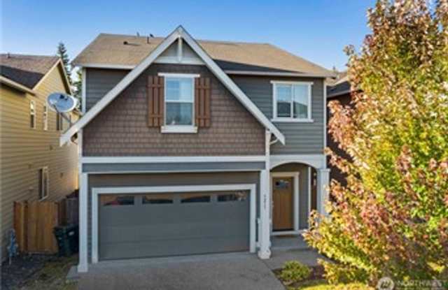 Spacious 4-Bedroom Home | 2.5 Bath | A/C | Quiet Neighborhood photos photos