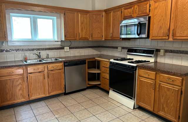 Welcoming 3 Bedroom in Lancaster City - 218 North Marshall Street, Lancaster, PA 17602 Welcoming 3 Bedroom in Lancaster City - 218 North Marshall Street, Lancaster, PA 17602