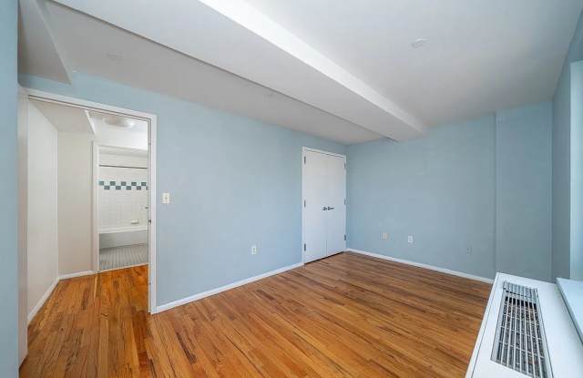 150 Featherbed Ln Apt 7H Gallery 2