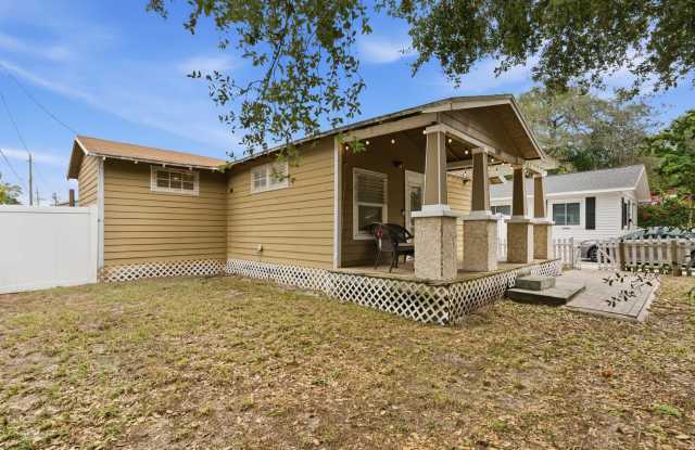 1302 E Louisiana Ave photos photos